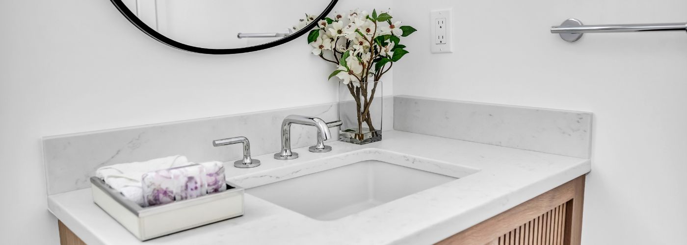 Easy Decorating Ideas for Small Bathrooms